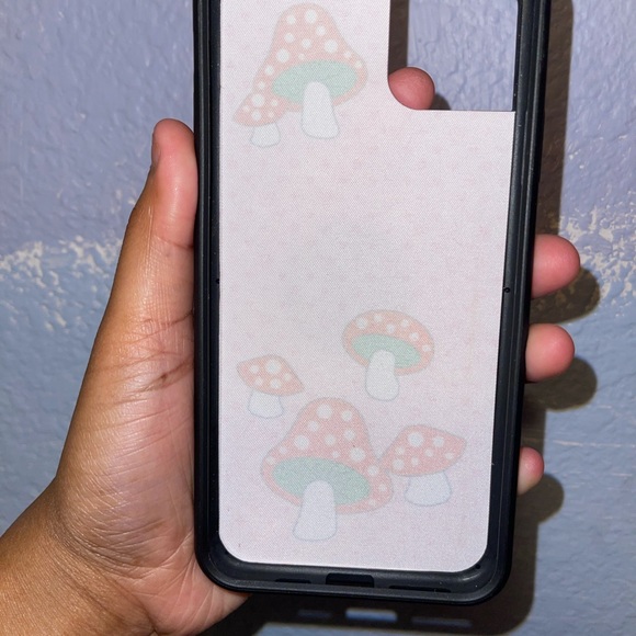Wildflower iPhone 11 pro max case - Picture 2 of 2